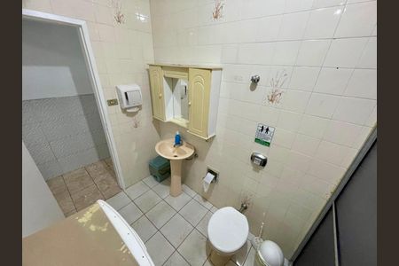 Casa à venda com 174m², 3 quartos e 2 vagasBanheiro