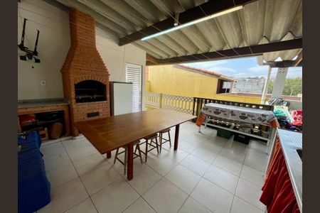Casa à venda com 174m², 3 quartos e 2 vagasChurrasqueira