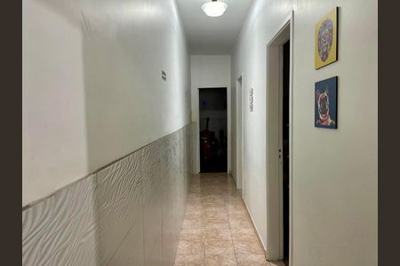 Casa à venda com 174m², 3 quartos e 2 vagasCorredor