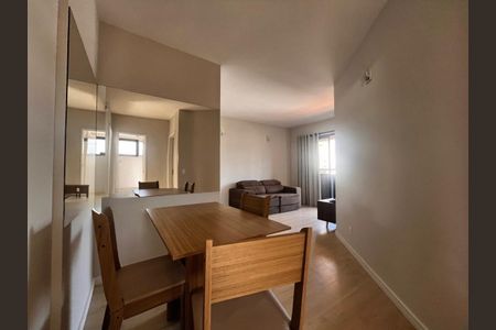 Sala de apartamento à venda com 1 quarto, 55m² em Cambuí, Campinas