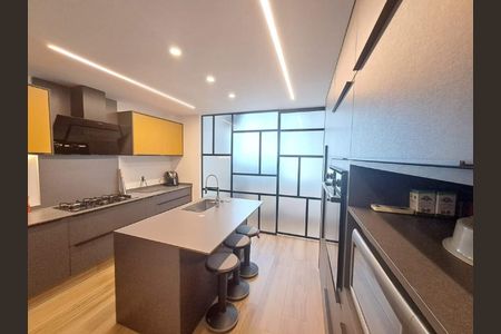 Apartamento à venda com 165m², 3 quartos e 1 vaga