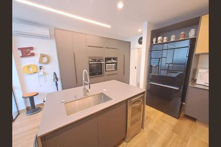 Apartamento à venda com 165m², 3 quartos e 1 vaga