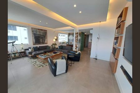 Apartamento à venda com 165m², 3 quartos e 1 vaga