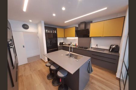 Apartamento à venda com 165m², 3 quartos e 1 vaga