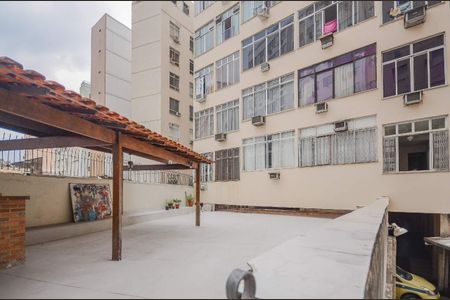 Apartamento à venda com 68m², 1 quarto e 1 vaga