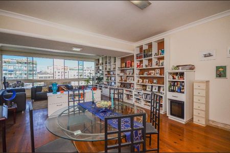 Apartamento à venda com 150m², 4 quartos e 1 vaga