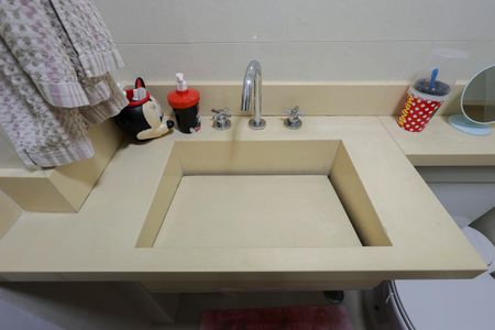 Apartamento à venda com 93m², 3 quartos e 2 vagasBanheiro Social