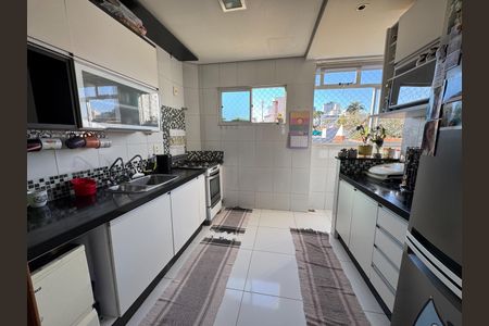 Cozinha de apartamento para alugar com 3 quartos, 90m² em Cidade Nova, Belo Horizonte