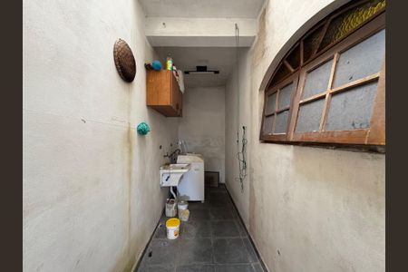 Casa à venda com 170m², 3 quartos e 2 vagas Casa à venda com 170m², 3 quartos e 2 vagasLavanderia