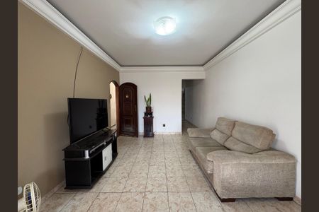 Casa à venda com 170m², 3 quartos e 2 vagas Casa à venda com 170m², 3 quartos e 2 vagasSala