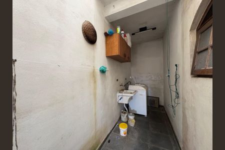 Casa à venda com 170m², 3 quartos e 2 vagas Casa à venda com 170m², 3 quartos e 2 vagasLavanderia