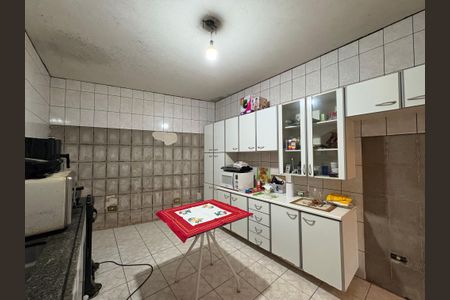 Casa à venda com 170m², 3 quartos e 2 vagas Casa à venda com 170m², 3 quartos e 2 vagasCozinha