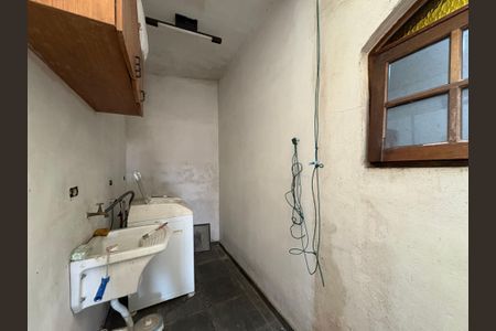 Casa à venda com 170m², 3 quartos e 2 vagas Casa à venda com 170m², 3 quartos e 2 vagasLavanderia