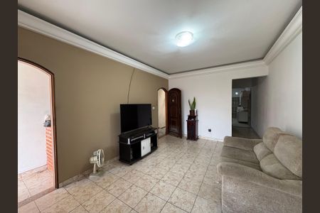 Casa à venda com 170m², 3 quartos e 2 vagas Casa à venda com 170m², 3 quartos e 2 vagasSala