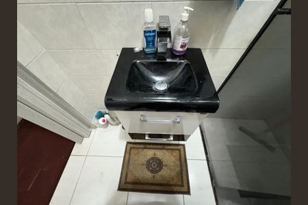 Casa à venda com 170m², 3 quartos e 2 vagas Casa à venda com 170m², 3 quartos e 2 vagasBanheiro