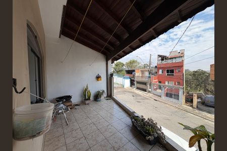 Sacada de casa à venda com 3 quartos, 170m² em Jardim Marek, Santo André
