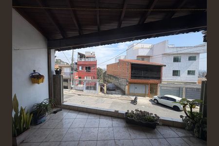 Sacada de casa à venda com 3 quartos, 170m² em Jardim Marek, Santo André