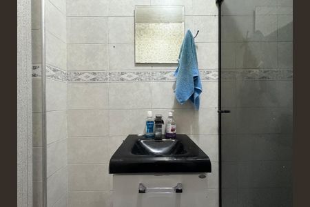 Casa à venda com 170m², 3 quartos e 2 vagas Casa à venda com 170m², 3 quartos e 2 vagasBanheiro