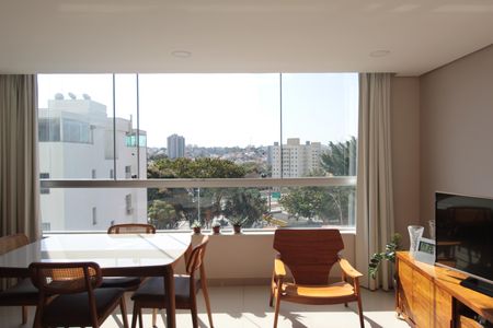 Sala de apartamento à venda com 2 quartos, 75m² em Itapoã, Belo Horizonte