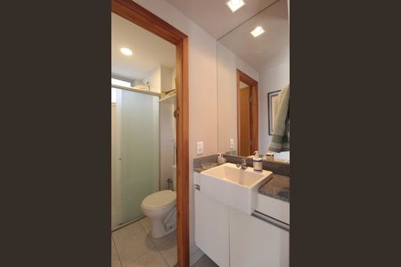 Apartamento à venda com 75m², 2 quartos e 1 vagaBanheiro Social