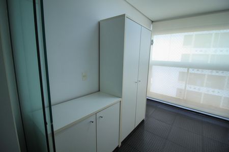 Apartamento à venda com 70m², 3 quartos e 1 vagaÁrea de Serviço