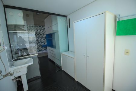 Apartamento à venda com 70m², 3 quartos e 1 vagaÁrea de Serviço