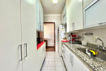 Apartamento à venda com 84m², 3 quartos e 2 vagas Apartamento à venda com 84m², 3 quartos e 2 vagasCozinha