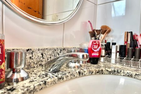 Apartamento à venda com 84m², 3 quartos e 2 vagas Apartamento à venda com 84m², 3 quartos e 2 vagasBanheiro da Suíte