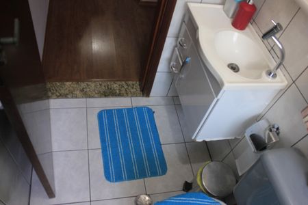 Casa à venda com 185m², 3 quartos e 2 vagasBanheiro social