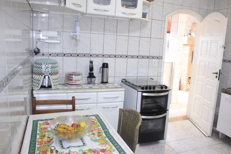 Casa à venda com 185m², 3 quartos e 2 vagasCozinha