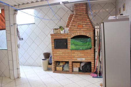 Casa à venda com 185m², 3 quartos e 2 vagasQuintal com churrasqueira