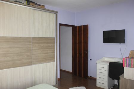 Casa à venda com 185m², 3 quartos e 2 vagasSuíte