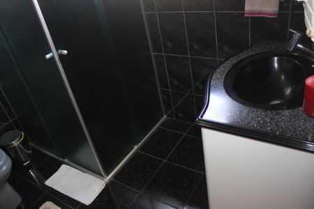 Casa à venda com 185m², 3 quartos e 2 vagasBanheiro da Suíte