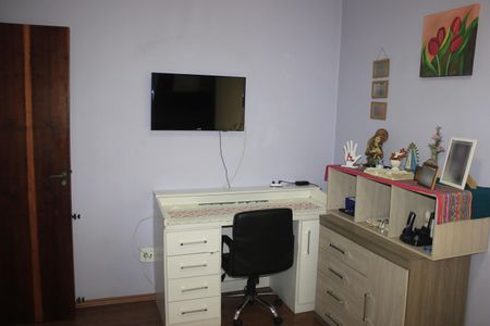 Casa à venda com 185m², 3 quartos e 2 vagasSuíte