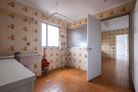 Apartamento à venda com 162m², 4 quartos e 2 vagas Apartamento à venda com 162m², 4 quartos e 2 vagasÁrea de Serviço