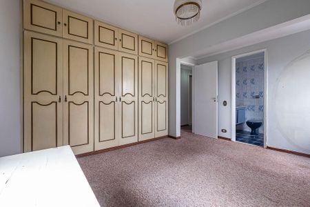 Apartamento à venda com 162m², 4 quartos e 2 vagas Apartamento à venda com 162m², 4 quartos e 2 vagasSuíte