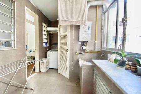 Apartamento à venda com 205m², 3 quartos e 1 vagaÁrea de Serviço