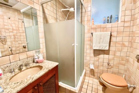 Apartamento à venda com 205m², 3 quartos e 1 vagaBanheiro Social