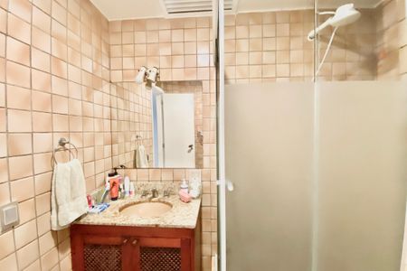 Apartamento à venda com 205m², 3 quartos e 1 vagaBanheiro Social