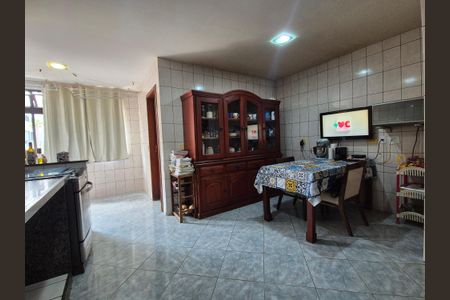 Apartamento à venda com 198m², 4 quartos e 3 vagas Apartamento à venda com 198m², 4 quartos e 3 vagasCozinha