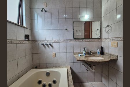 Apartamento à venda com 198m², 4 quartos e 3 vagas Apartamento à venda com 198m², 4 quartos e 3 vagasBanheiro da Suíte 2