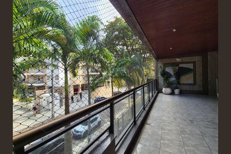 Apartamento à venda com 198m², 4 quartos e 3 vagas Apartamento à venda com 198m², 4 quartos e 3 vagasVaranda