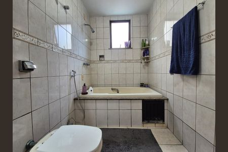 Apartamento à venda com 198m², 4 quartos e 3 vagas Apartamento à venda com 198m², 4 quartos e 3 vagasBanheiro da Suíte 3