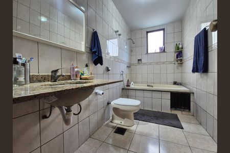 Apartamento à venda com 198m², 4 quartos e 3 vagas Apartamento à venda com 198m², 4 quartos e 3 vagasBanheiro da Suíte 3