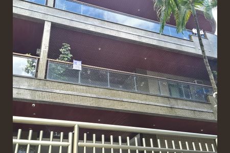 Apartamento à venda com 198m², 4 quartos e 3 vagas Apartamento à venda com 198m², 4 quartos e 3 vagasFachada