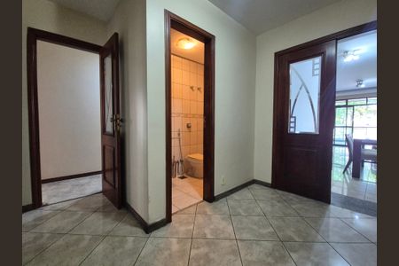 Apartamento à venda com 198m², 4 quartos e 3 vagas Apartamento à venda com 198m², 4 quartos e 3 vagasHall