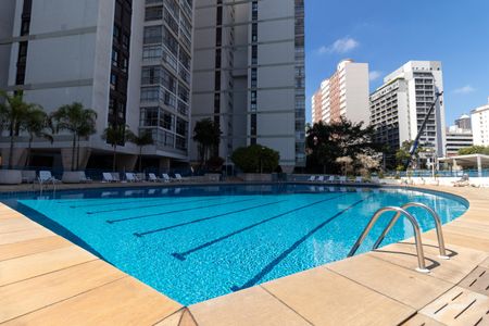 Apartamento para alugar com 136m², 3 quartos e 1 vagaÁrea comum - Piscina