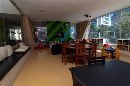 Apartamento para alugar com 136m², 3 quartos e 1 vagaÁrea comum - Jogos e Brinquedoteca
