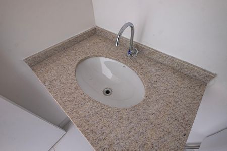 Banheiro de kitnet/studio à venda com 1 quarto, 25m² em Pinheiros, São Paulo