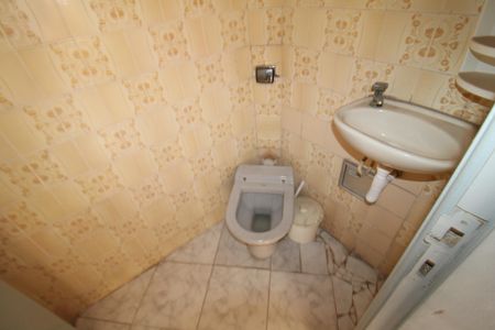 Casa à venda com 95m², 3 quartos e 1 vagaBanheiro 2